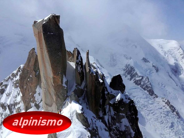 Arista de Cosmicos 250m IV (Aiguille du Midi 3842m) | Chamonix | Alpes